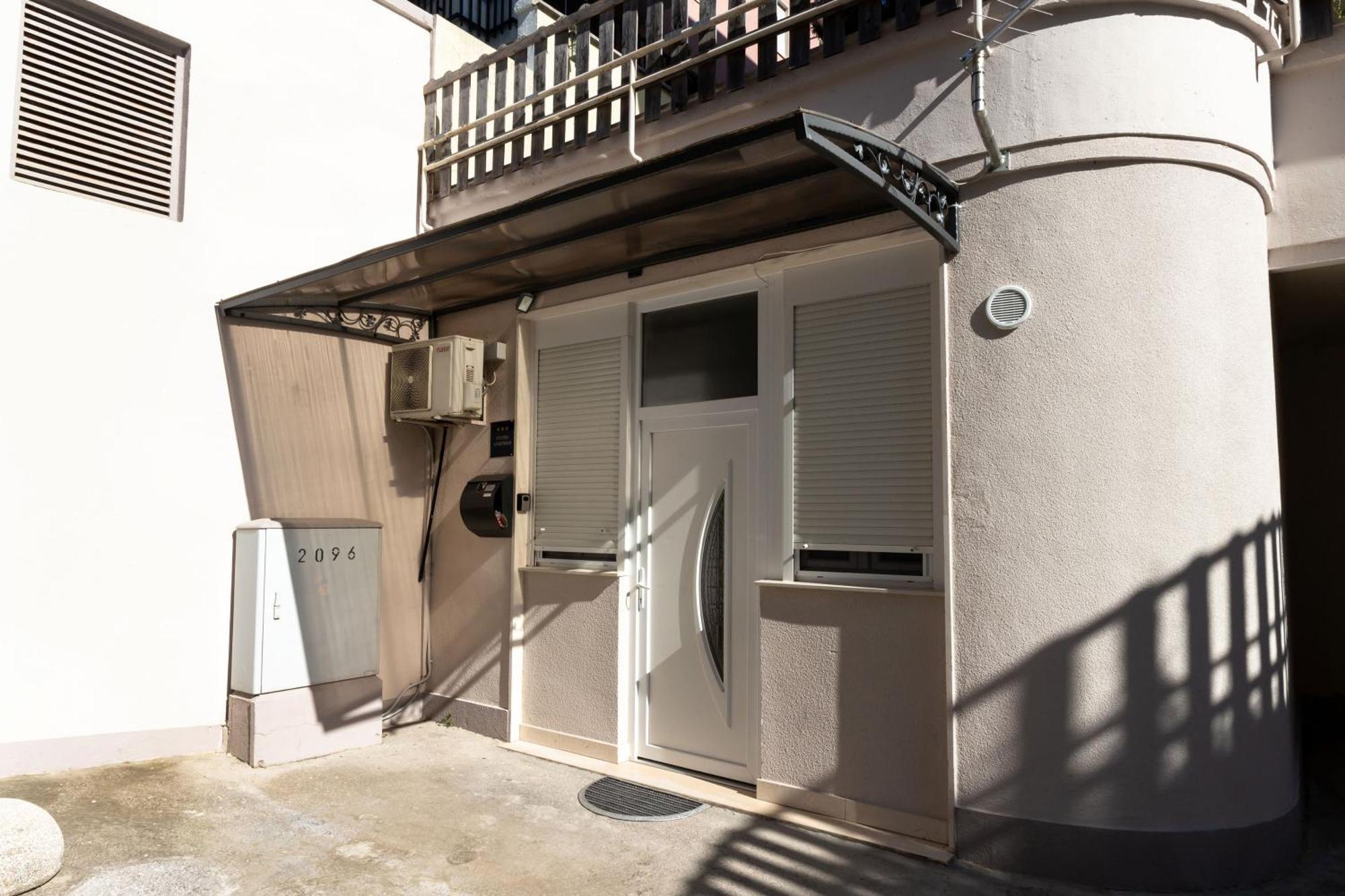 Moon Apartment سبليت المظهر الخارجي الصورة